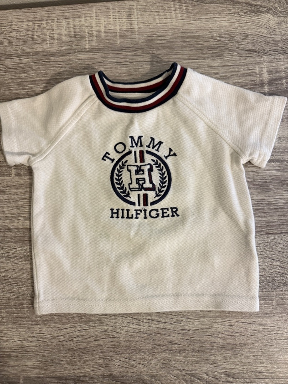 Tommy Hilfiger White Short-Sleeve Logo Tee with Navy & Red Trim